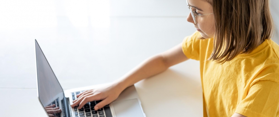 Les jeunes face aux dangers du numérique, l'heure est à la plus grande vigilance - Minizap Annecy