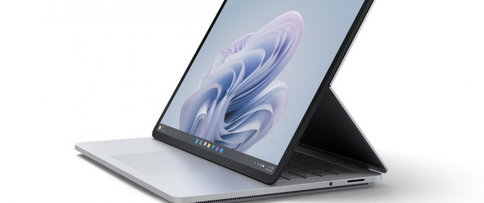 Le Surface Laptop Studio 2 vise l'excellence - Minizap Chambery