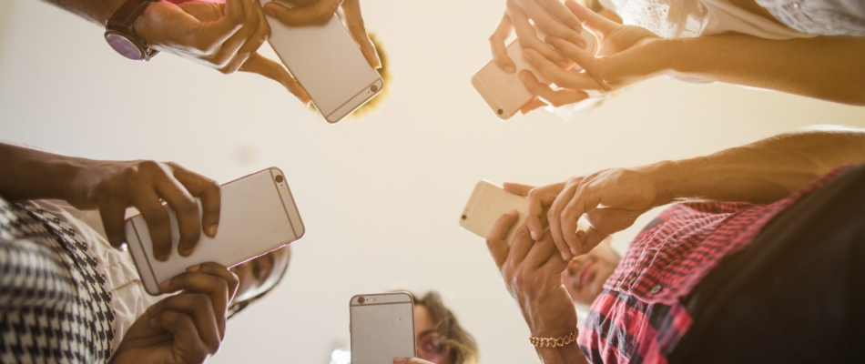 Loi SREN : un pas vers un internet plus sûr ou une menace pour les libertés ? - Minizap Grenoble