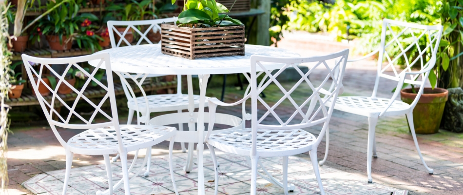 Offrir une seconde vie à ses chaises de jardin en fer - Minizap Vallée de l'Arve