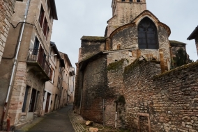 Avec ses ruelles pavées pittoresques, Tournus nous transporte jusqu'au Moyen Âge.