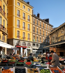 Vie et histoire des marchés grenoblois